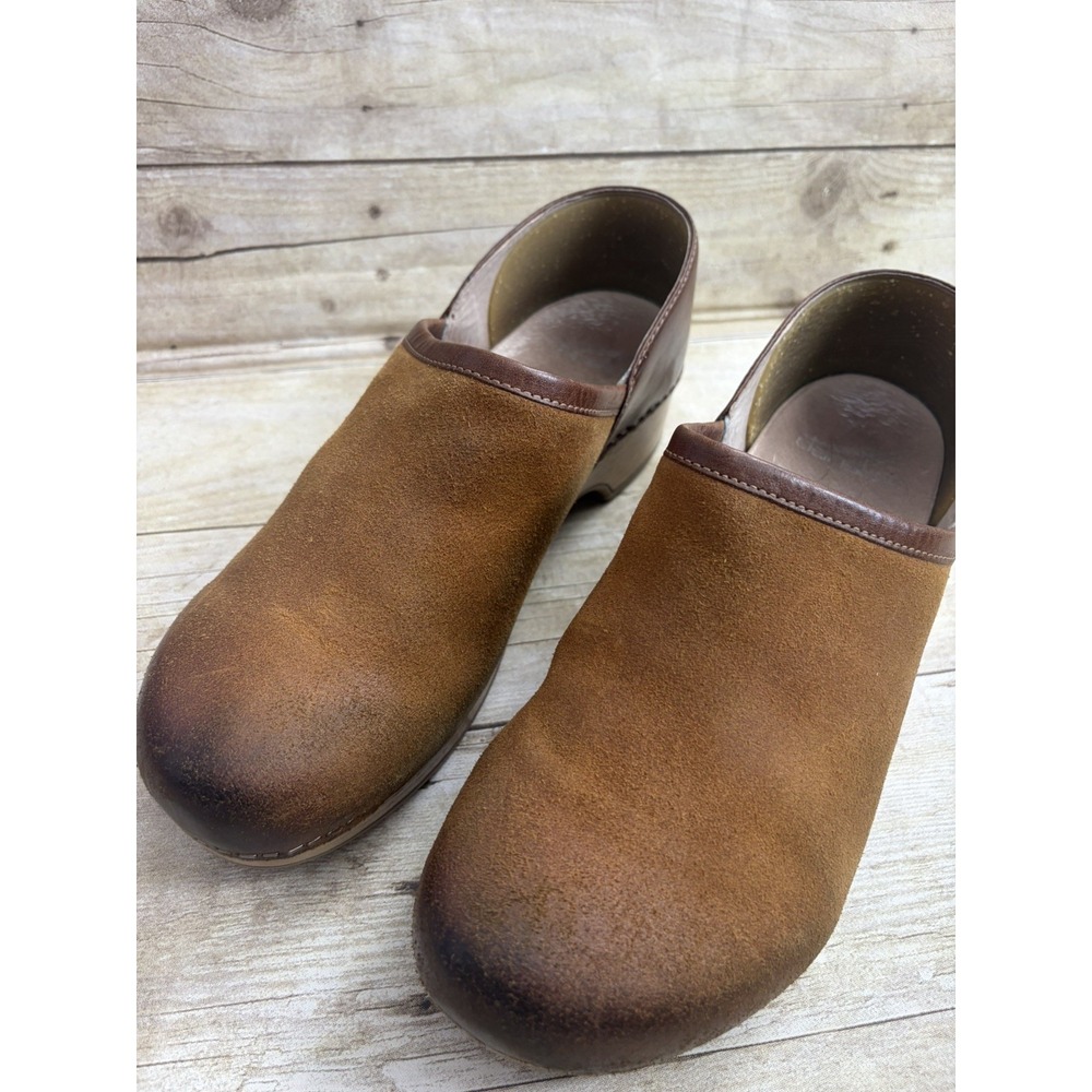 Dansko Brenna Brown Burnished Suede Clog Size Euro 39 (US 8.5)